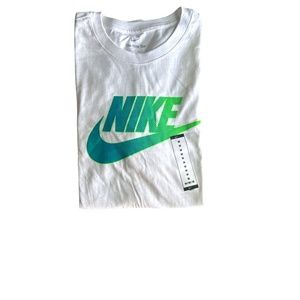 MEN NIKE t shirt size medium new WHITE FB9990-100